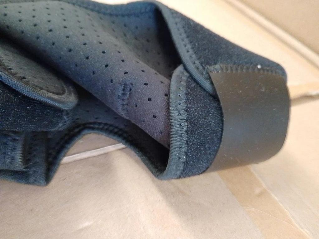 Runzi Shoulder Support Brace Pressure Pad Unisex Adjustable Arm Fits Right Left