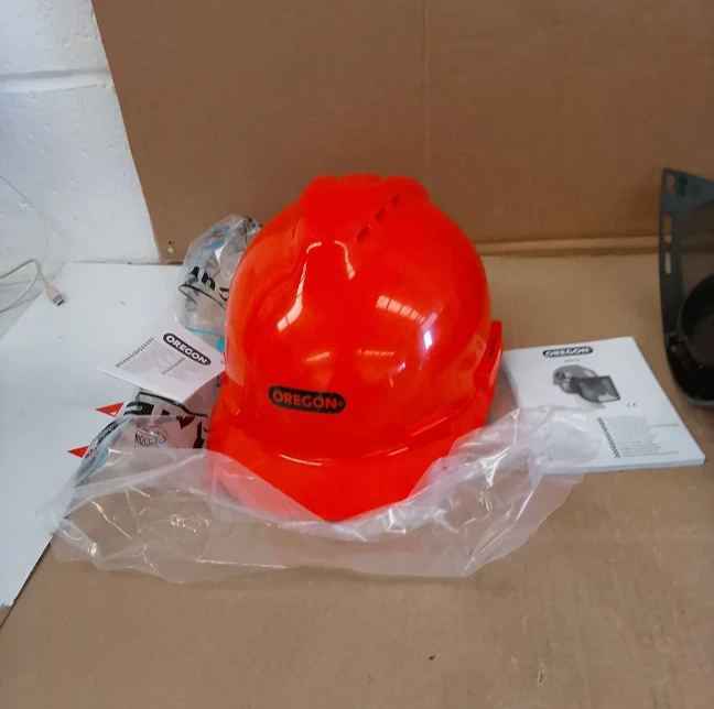 Oregon 562412 Chainsaw Safety Helmet Ear Defenders Mesh Visor Quality Design New