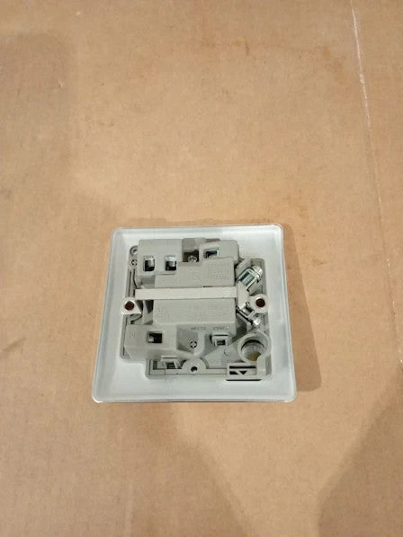 BG Electrical Switched Connection Unit LED Power Indicator Fused 13A NPC52 New