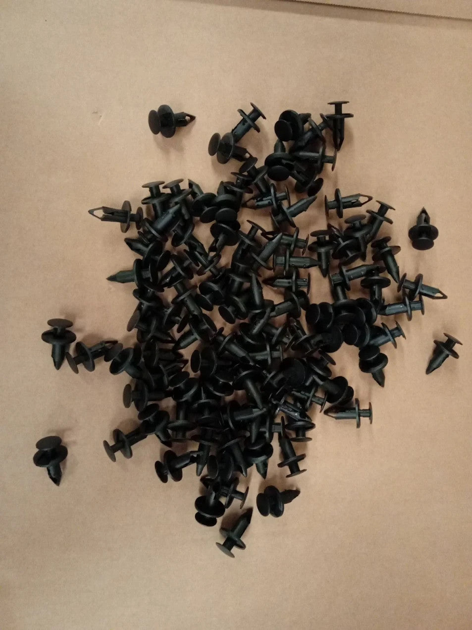 100 Pieces Longer Trim Panel Fixing Clips Carpet Lining Universal Car Fasteners