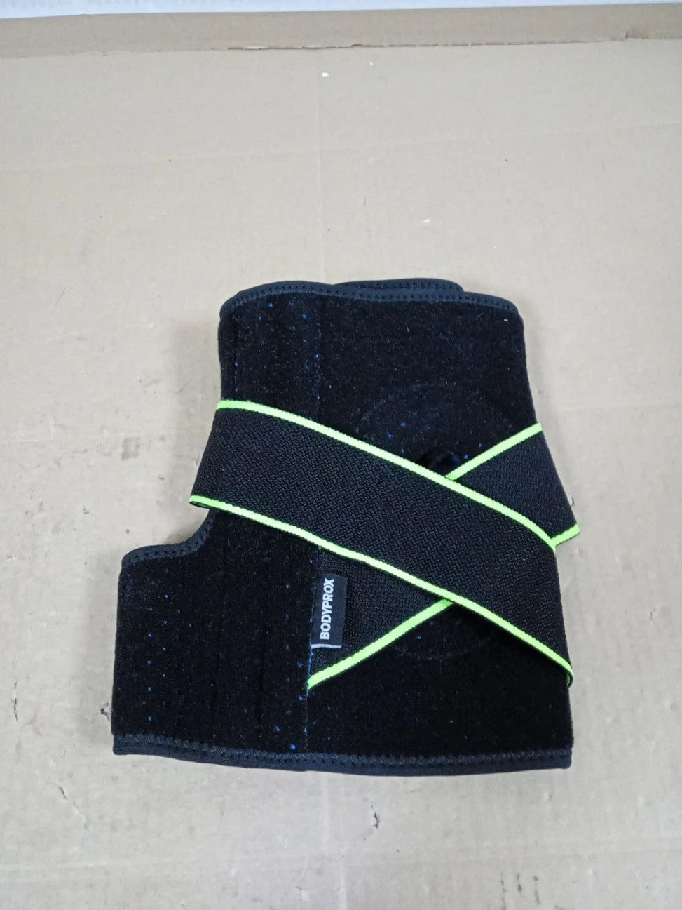 Bodyprox Knee Brace Side Stabilizers & Patella Gel Pads Support Small/Medium