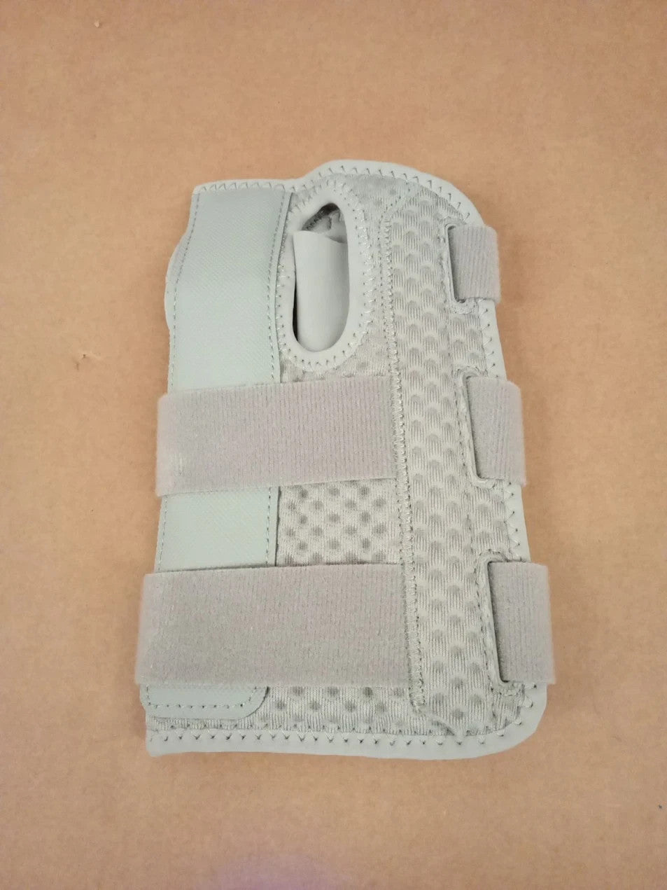 FREETOO Reversible Carpal Tunnel Wrist Supports Right Left Hand Gray Medium New