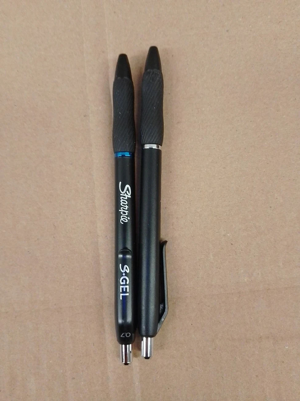 Sharpie S Gel Pens Medium Point 0.7mm Black & Blue Ink 2 Pieces Rubber New