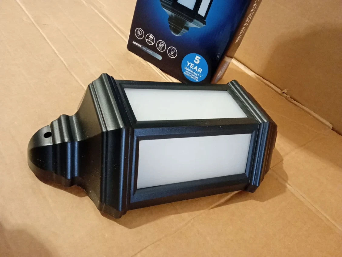 Bright Source Outdoor 7W Integrated LED 3 Sided Wall Lantern Traditional New