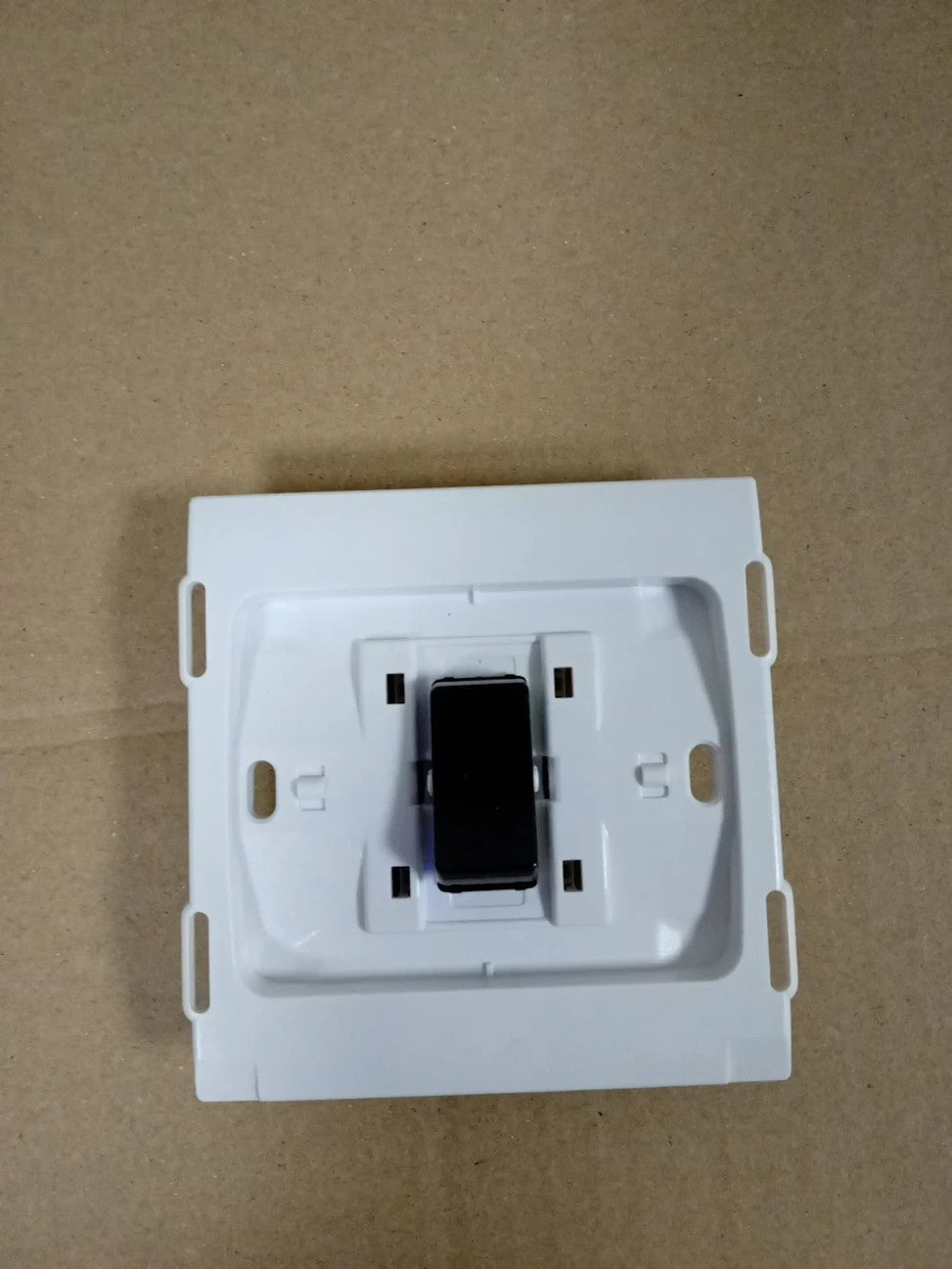 BG Electrical Single Wall Light Switch 2 Way Screwless Front Plate 20A Black New