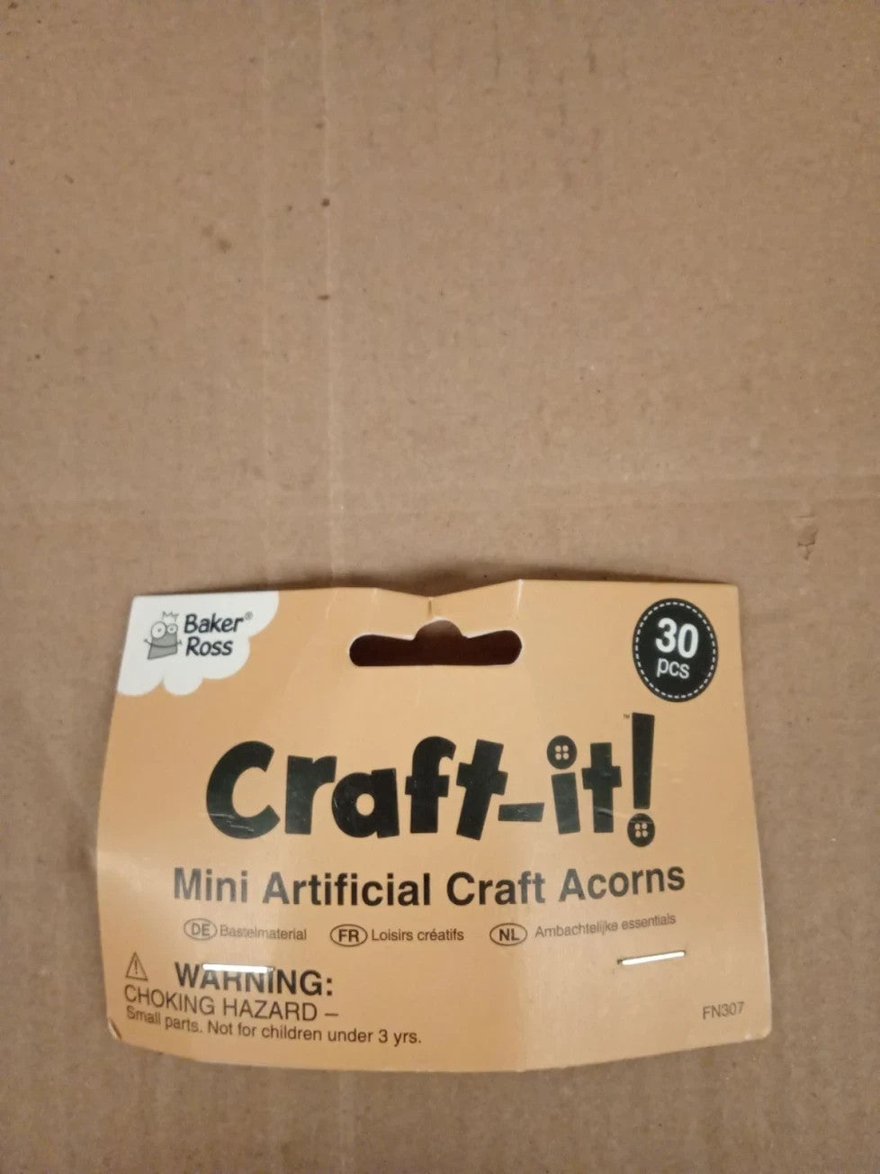 Baker Ross FN307 Artificial Acorns Crafts 29 Pieces Autumn Essentials Wreath New