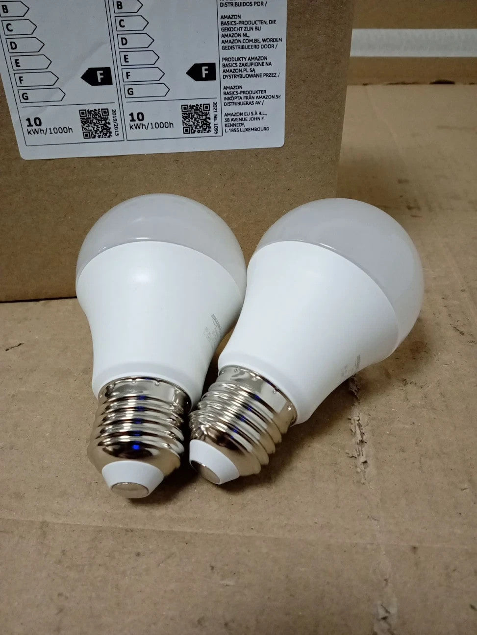 Amazon Basics LED E27 Edison Screw Bulb 10W Cool White 2 Pieces Non Dimmable New