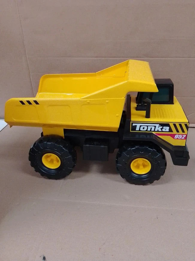 Tonka Steel Classics Mighty Dump Truck Kids Construction Vehicle 06087FFP 3+