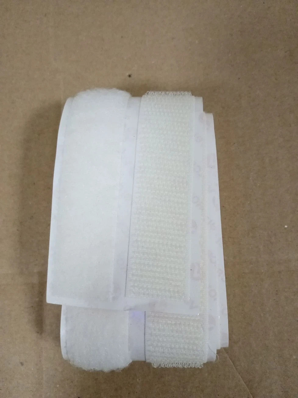 Hook Loop Brand VEL60210 Stick On Fasteners Perfect 20mmx1m White Nylon New