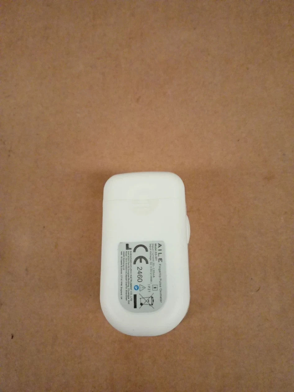 AILE Pulse Oximeter Oxygen Meter Adults Accurate Fast Easy Larger Red Screen