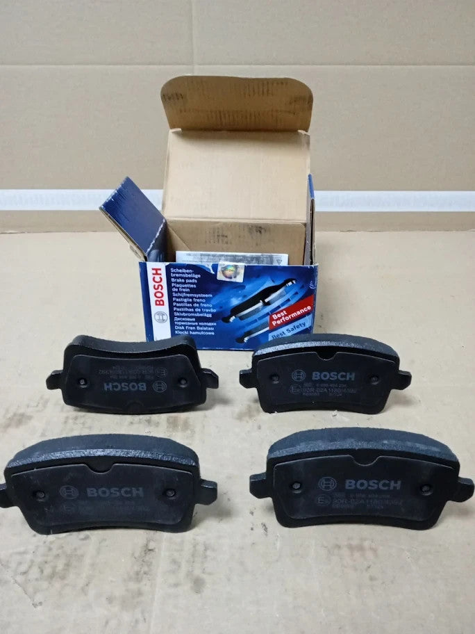 Bosch BP1126 Brake Pads Car Rear Axle Quality Reduced Noise Dust 4Pad New