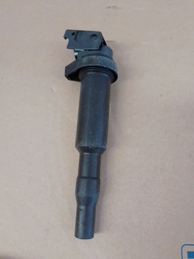 Bosch 0221504464 Ignition Coil 6x7x2cm Male To Female Black
