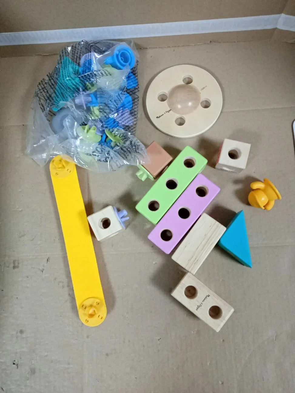 Melissa Doug Blockables Town Snap Play Educational Toy Set Children Ages 2+ New