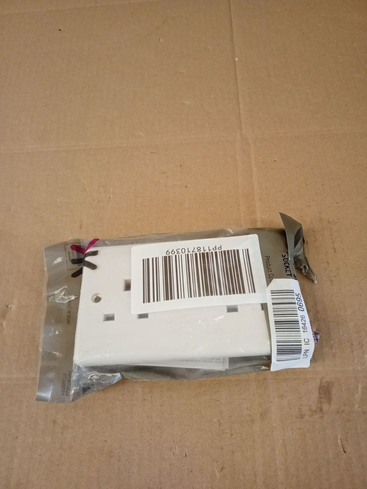 Knightsbridge CU9000 Curved Edge 13A 2 Gang DP Switched Socket White New