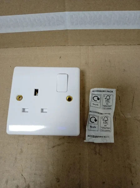 BG Electrical Single Switched Power Plug Wall Socket Round Edge Nexus 800 New