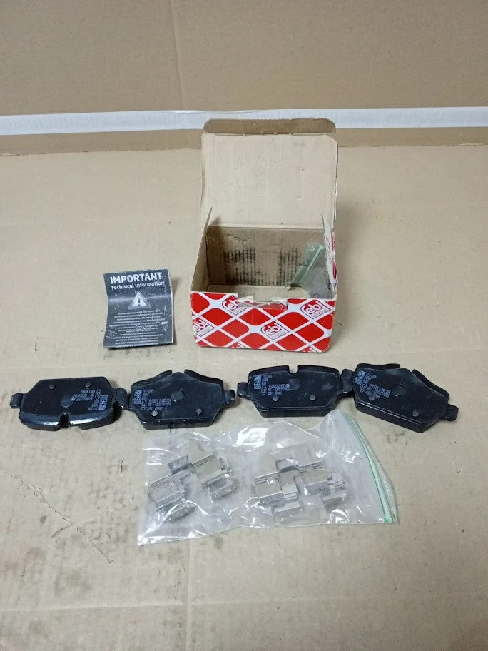 Febi Bilstein 16560 Brake Pad Set With Fastening Material 1 Unit New