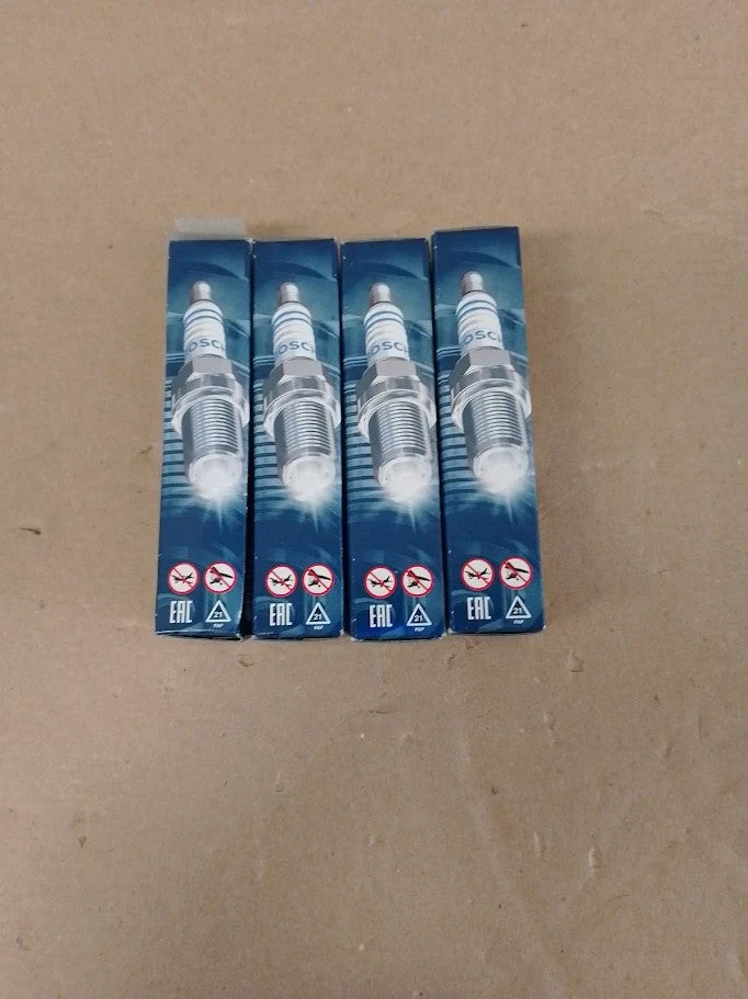 Bosch 0242229902 +39 Spark Plug Set 4 Reliable Gasoline Engine Start New