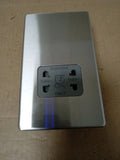 BG Electrical Dual Voltage Shaver Plug Socket Electric Toothbrush Charger FBS20G