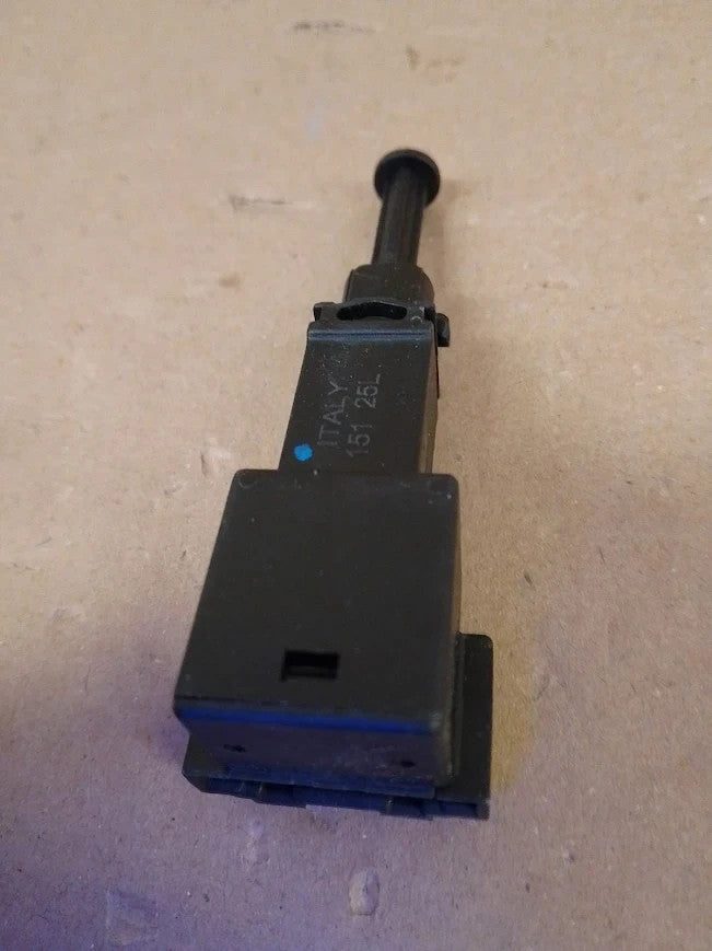Hella 6DD 008 622731 Brake Light Switch 12V 4 Pin Connector Bayonet Changeover