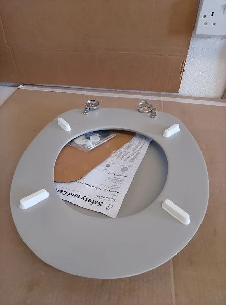 Argos Home Tongue Groove Toilet Seat Grey Adjustable Hinges 45x37.3x5.3cm New
