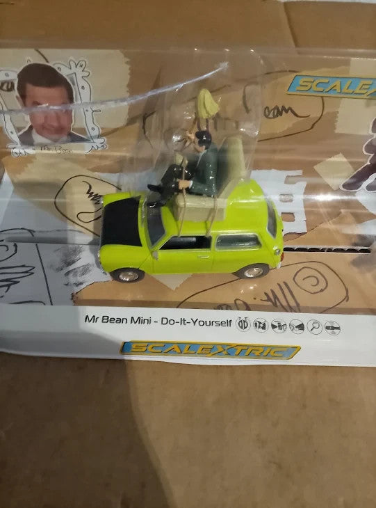 Scalextric Cars C4334 Mr Bean Mini Do It Yourself Episode Green 12x6x8cm 4+ New