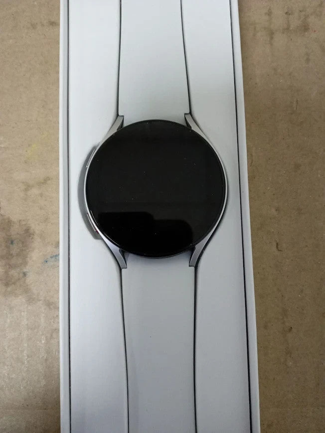 Samsung Galaxy Watch5 Smartwatch Health Functions Fitness Tracker 44mm New