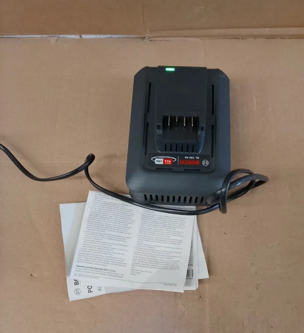 Bosch AL 18V 44 Fast Charger 18V Lithium Ion Batteries Wall Mount Durable Design