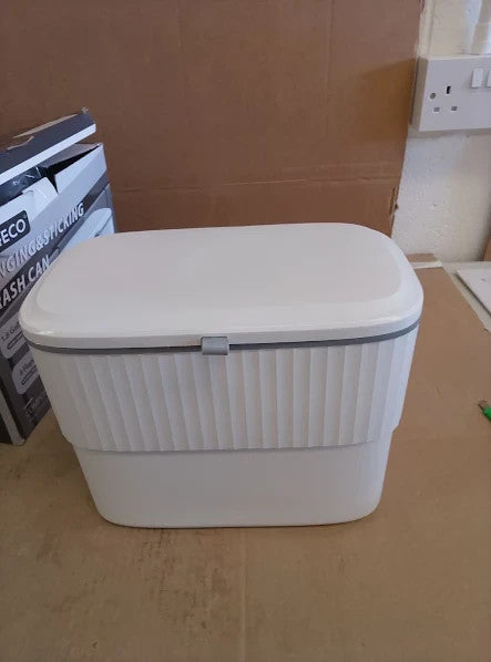 Elpheco Hanging Small Waste Bin Lid Cabinet Door Kitchen 7L 26.7x15.2x21.6cm New