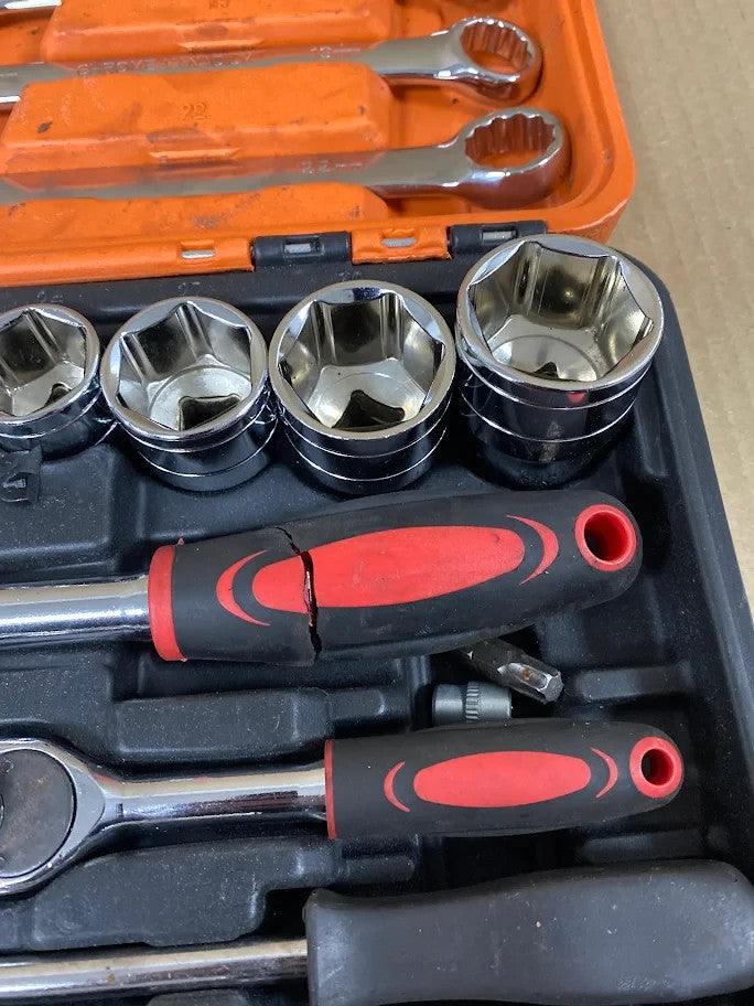 Socket Spanner Set 1/4 And 1/2 Drive Chrome Vanadium Ratchet Tool Kit Case