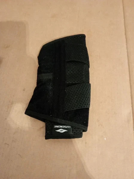 Lusenone Knee Support Side Stabilizers Adjustable Brace Men Women XL New