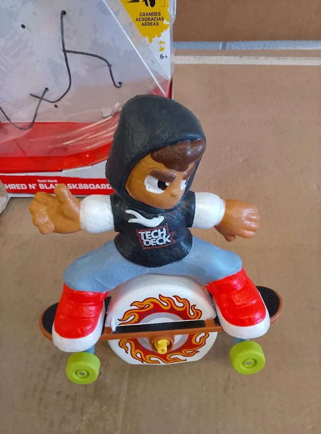 Tech Deck Shred N Blast Sk8board Motorised Finger Toy Rider Ramp 6+ New