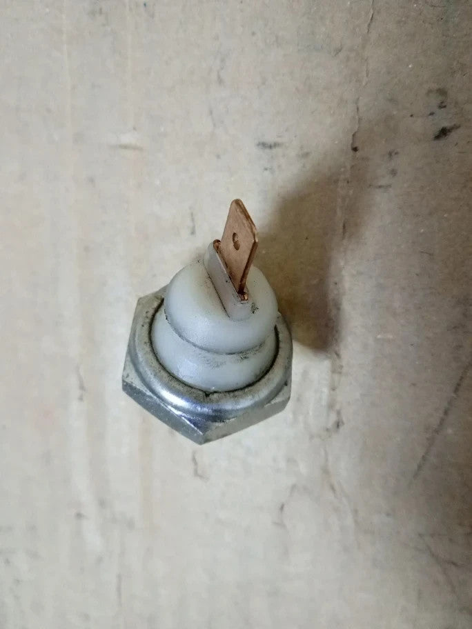Bosch 0986344082 Oil Pressure Switch 10 Amps 10V Screw