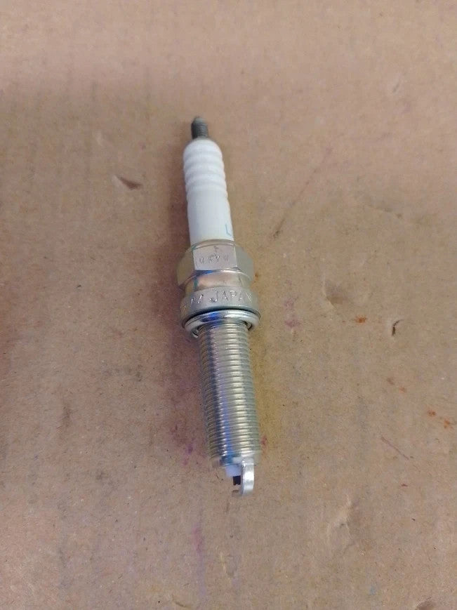 NGK Spark Plug LMAR8A9 YBX 4313 Platinum Motorcycle New