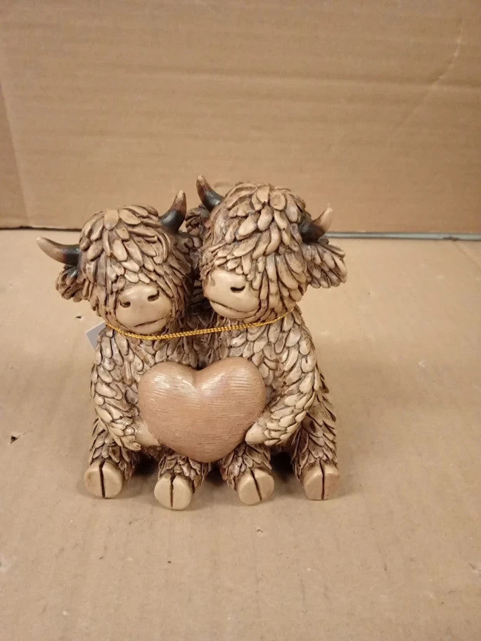 Lesser Pavey Hughie Highland Cows True Love Figurine For Home Office Gift New