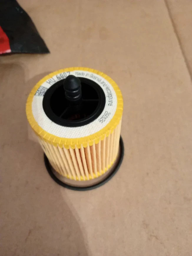 Mann Filter HU 6007 Oil Filter Cars Transporters Replacement Part 8.9x6.1x8.9cm