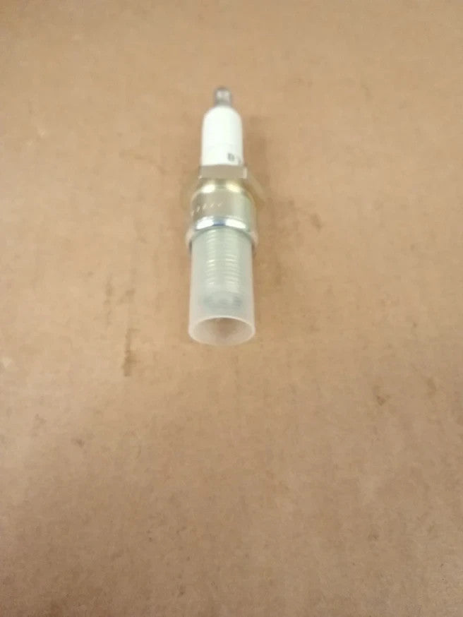 NGK B7HS-10 Spark Plug YBX2129 Standard Copper Core Ignition Plug Durable New