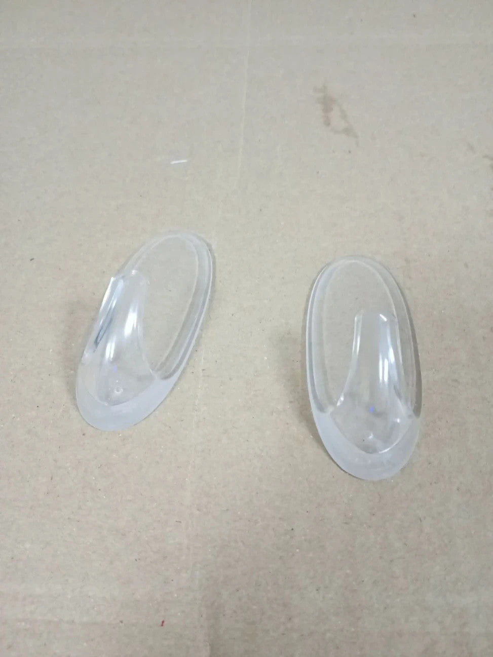 Command 17091CLR Medium Hook 2 Pieces Transparent Damage Free Hanging
