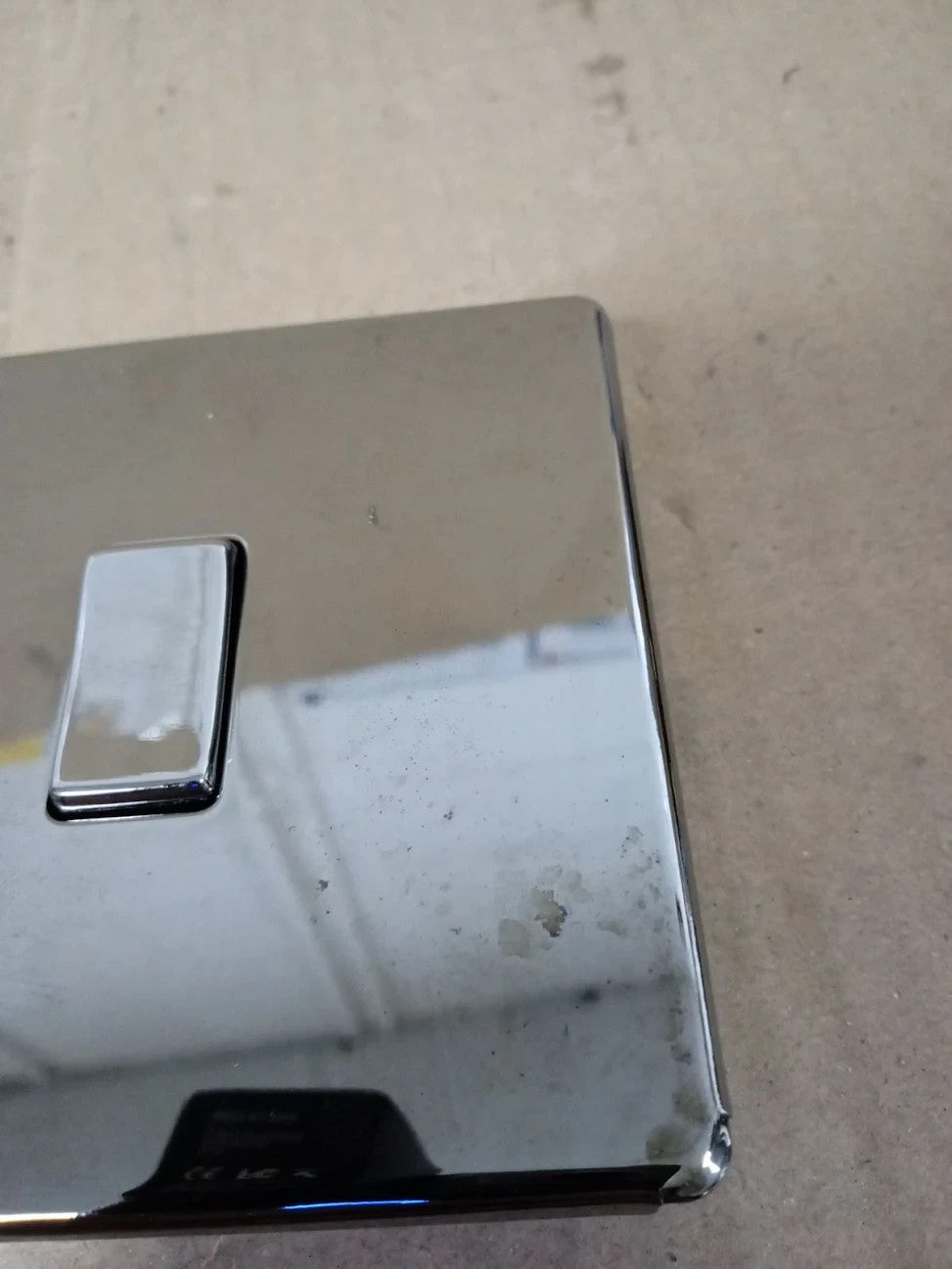 BG Electrical Single Intermediate Wall Light Switch Screwless Front Plate Slim