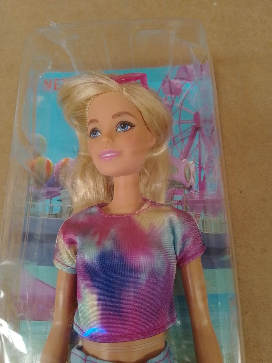 Barbie Mysteries Beach Detectives Malibu Fashion Doll Wearing Removable JFV63