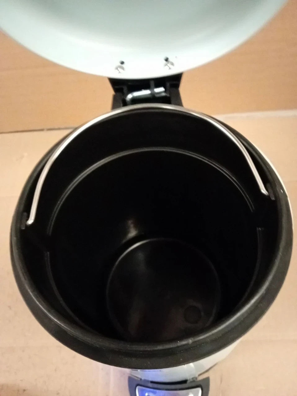 KW Soft Shade Small Round Pedal Bin Opal 3L Step On Metal Bin Round