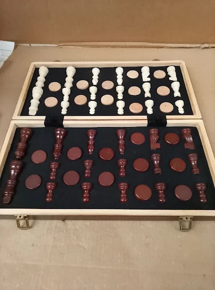 Sarr Klith Chess Set 2in1 32pcs 2 Extra Queens 16in Wooden Magnetic Board