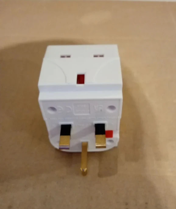 Status 3 Way Plug Adaptor UK Type G 3 Socket Extension Home Office White New
