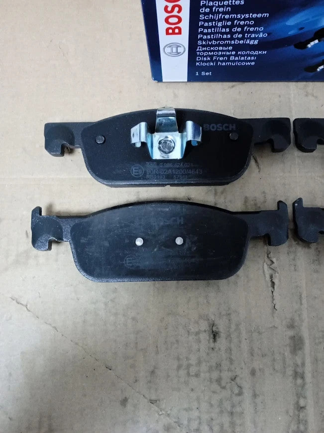 Bosch BP2055 Brake Pads Car Front Axle Bosch Quality Reduced Noise Dust