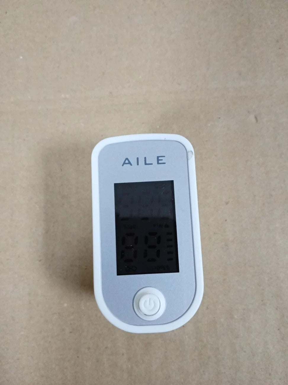 AILE Pulse Oximeter Oxygen Meter Adults Accurate Fast Easy Larger Red Screen