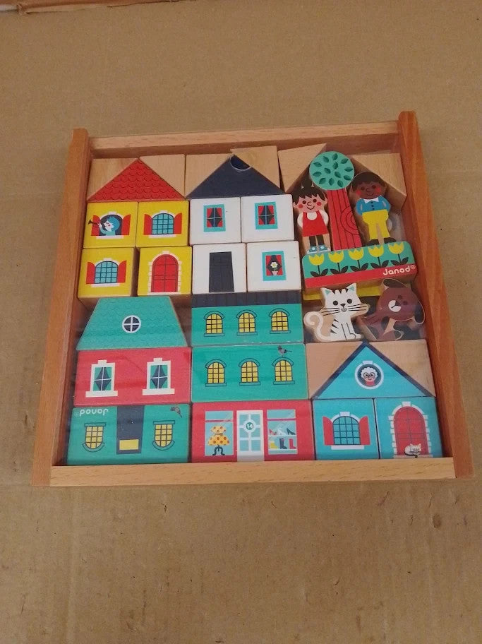 Janod Set 36 Solid Wood Cubes City Theme Ideal Complement Car Mats 2+ New