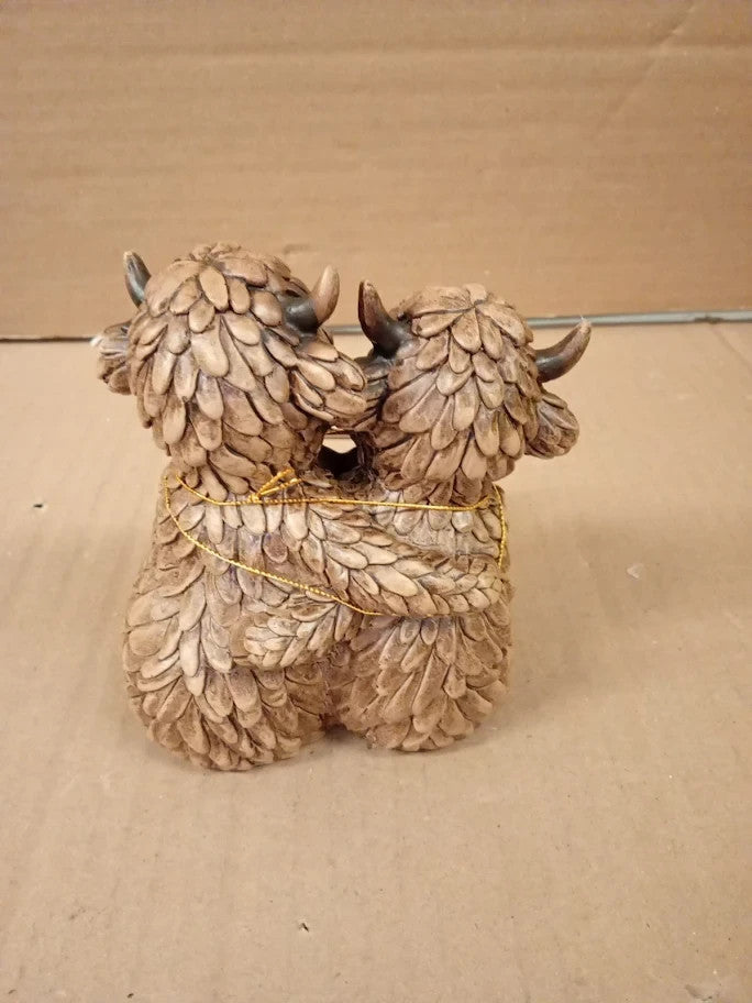 Lesser Pavey Hughie Highland Cows True Love Figurine For Home Office Gift New