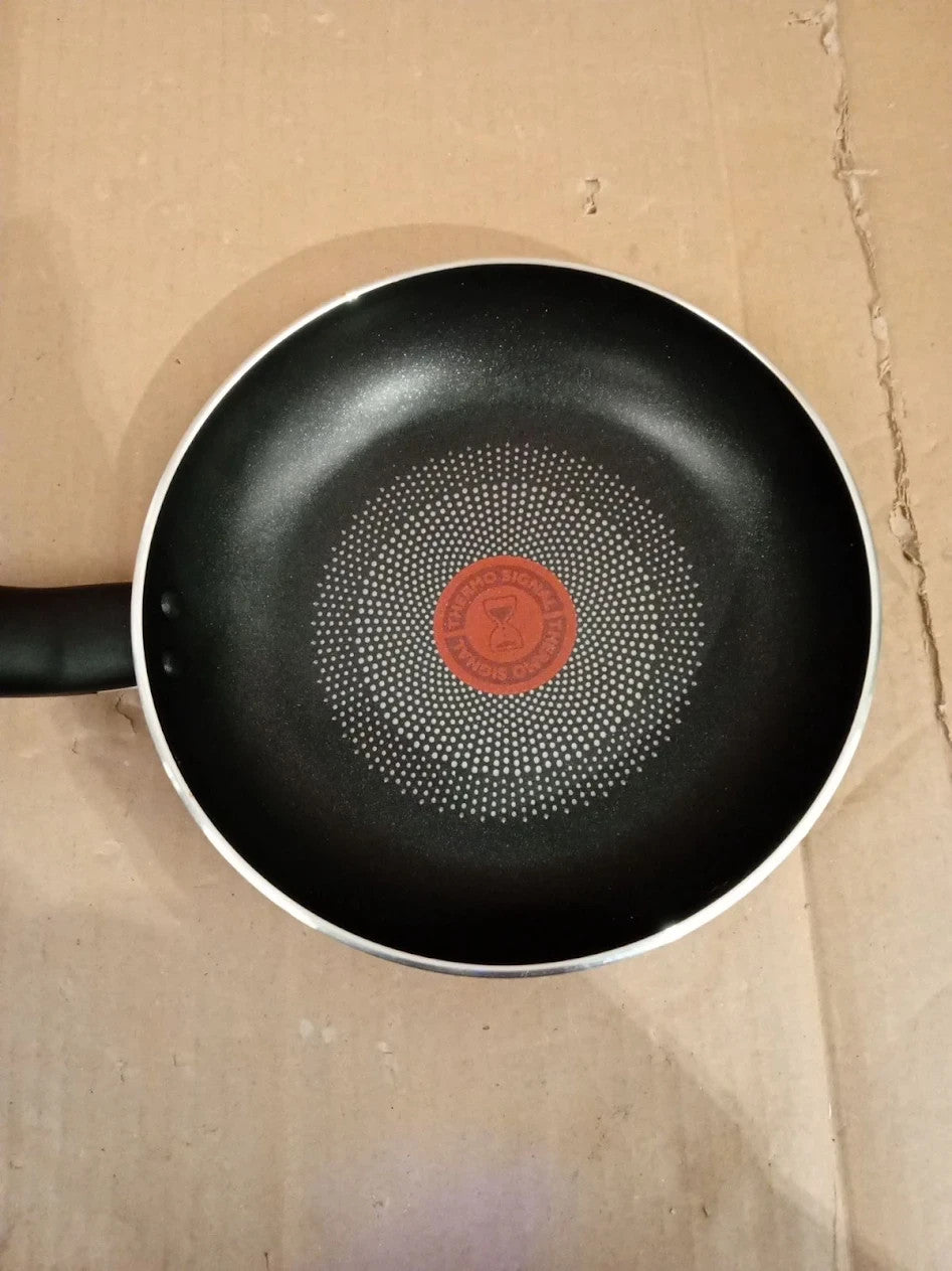 Tefal Titanium Essential Non Stick Frying Pan 20cm Pancake Pan Aluminium B941024