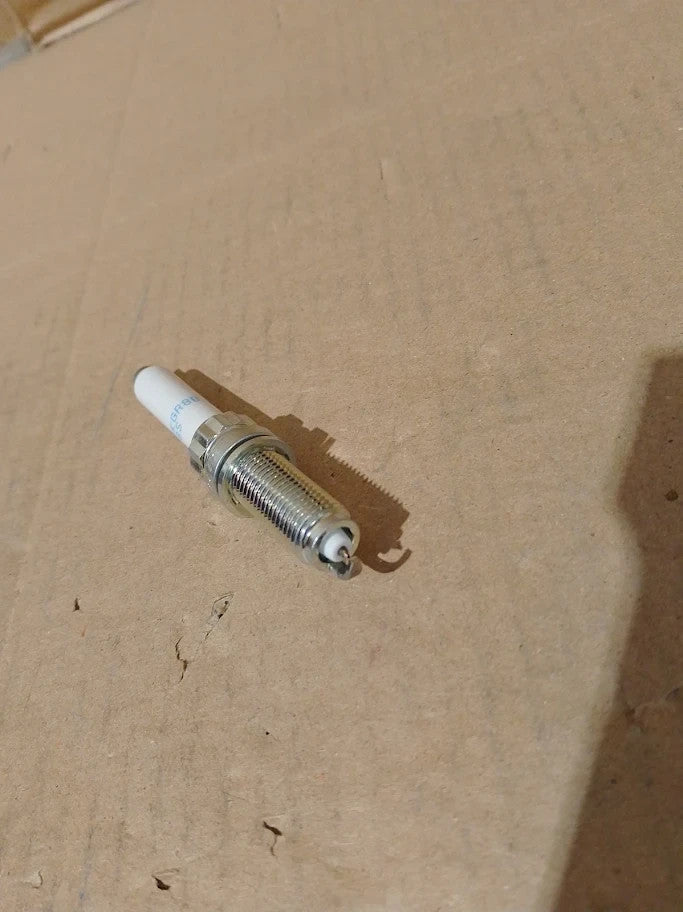 NGK Spark Plug SILZKGR8B8S 94201 Iridium IX New