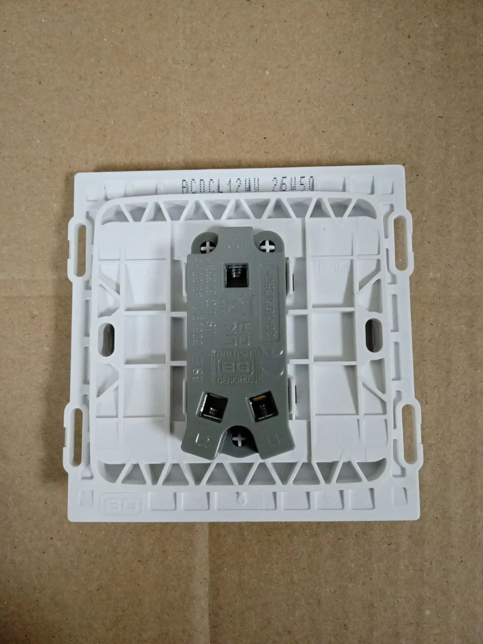 BG Electrical Single Wall Light Switch Wide Rocker 2 Way 20A 16AX PCDCL12WW