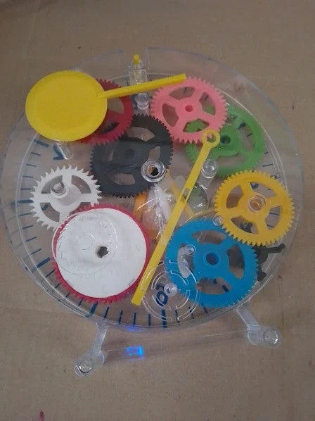 Tobar 12459 Make Your Own Mechanical Clock Analog 31pcs 21x 21cm 6+ New